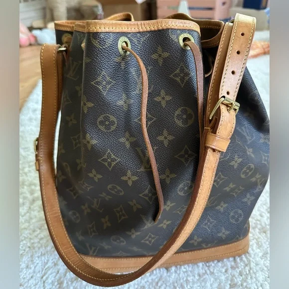 Louis Vuitton Classic Monogram Noe Shoulder Bag - Picture 2 of 12